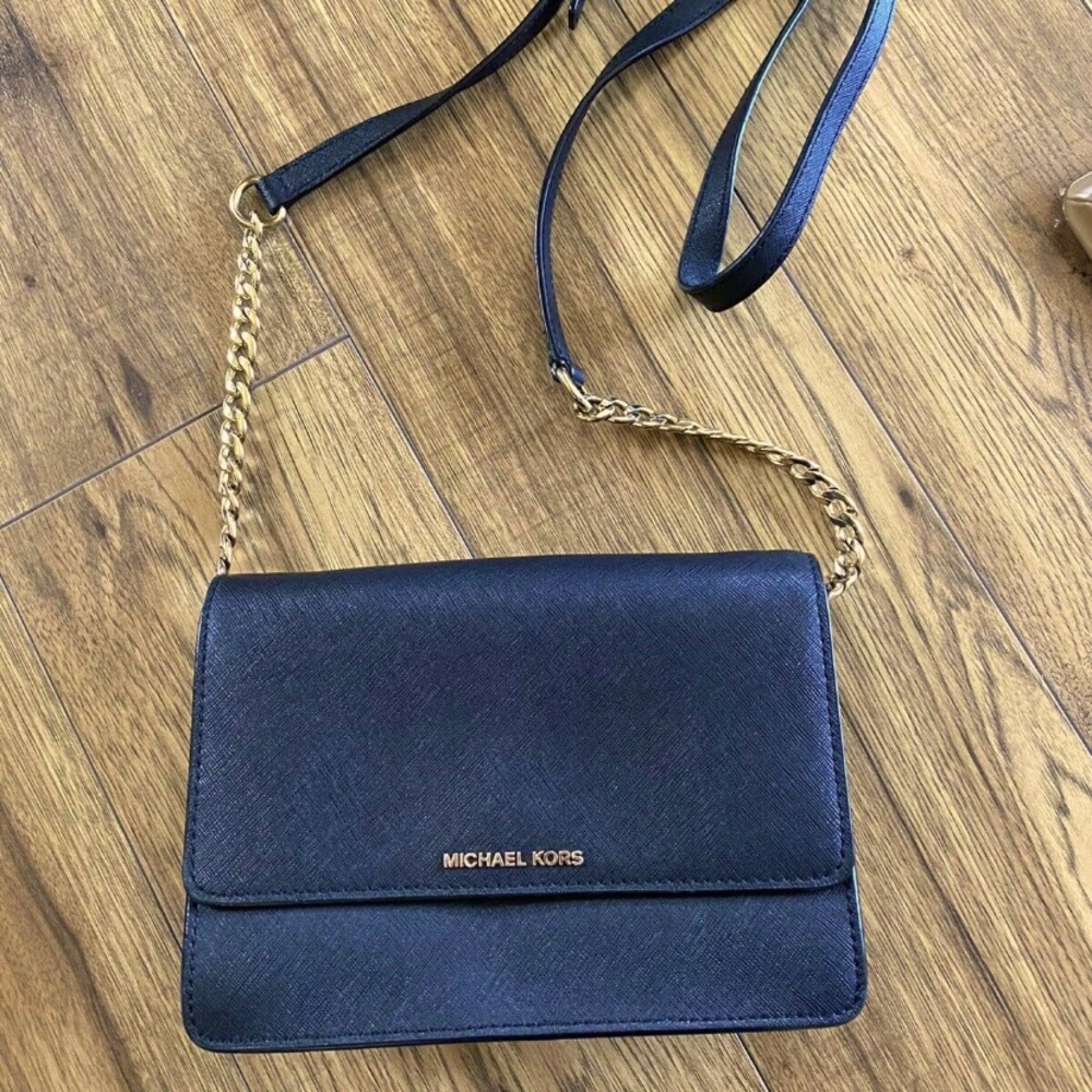 Michael Kors Daniela Large Saffiano Leather Crossbody Bag